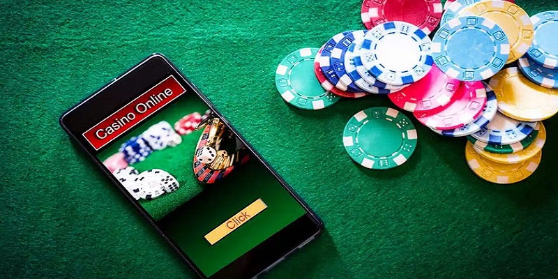 What are the famous games you should try at an online casino?